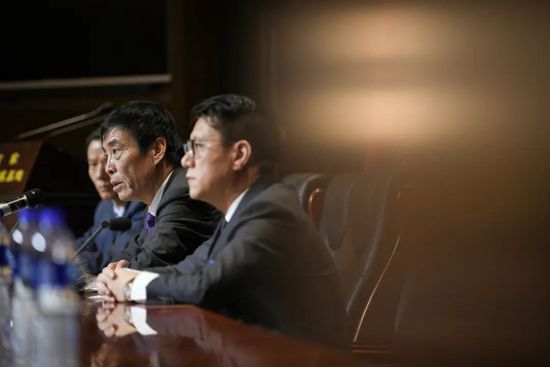 欧美丰满大乳大屁在线观看股