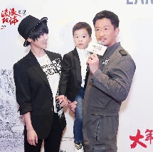 欧美摸胸